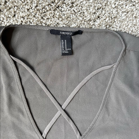 Forever 21 Long-sleeve Blouse - Picture 3 of 4